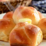 Easy Cloverleaf Dinner Rolls